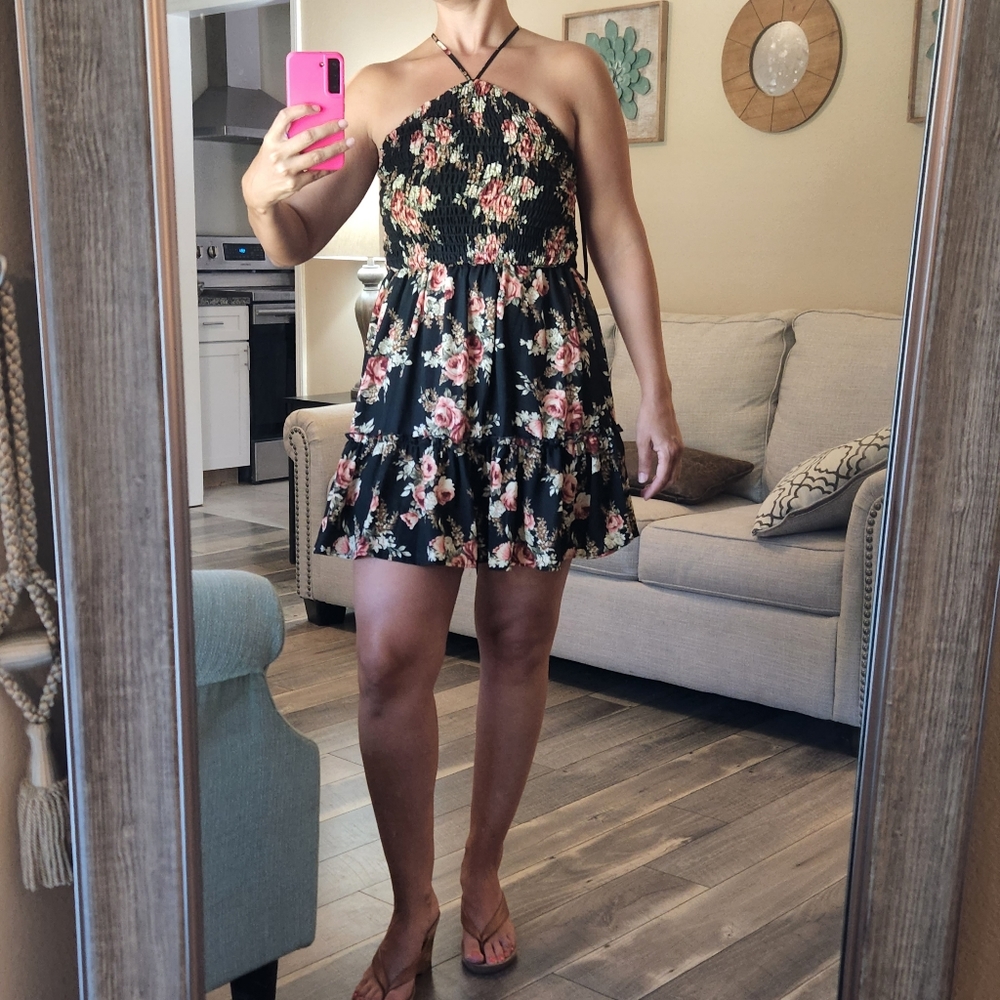 Cute black floral dress, size 5/6